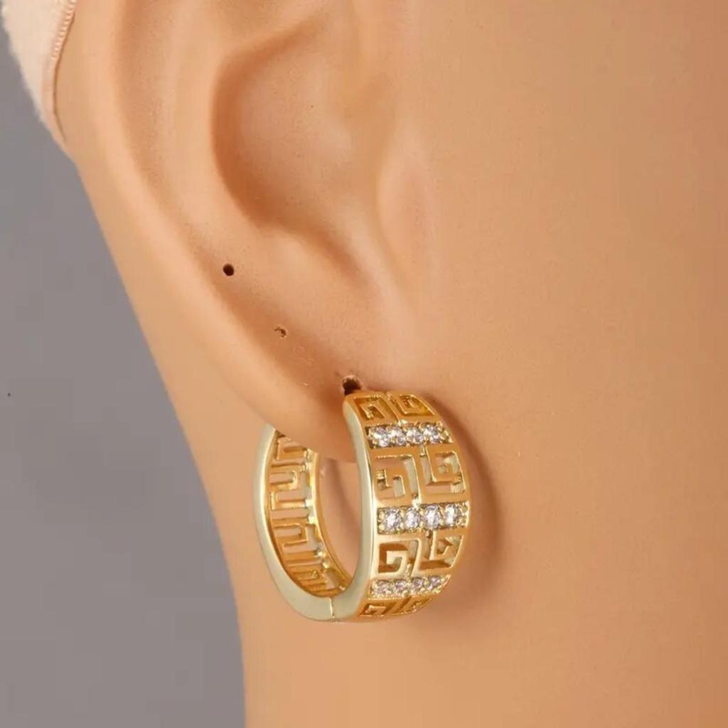 Geometric Pattern Sparkling Hoop Earrings for Women Elegant Hollow Out Round Earrings Fashion Daily Party Jewelry