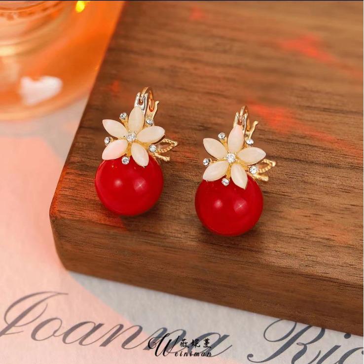 French Vintage Double-Sided Floral Pearl Earrings for Women – Elegant Retro Stud Accessories