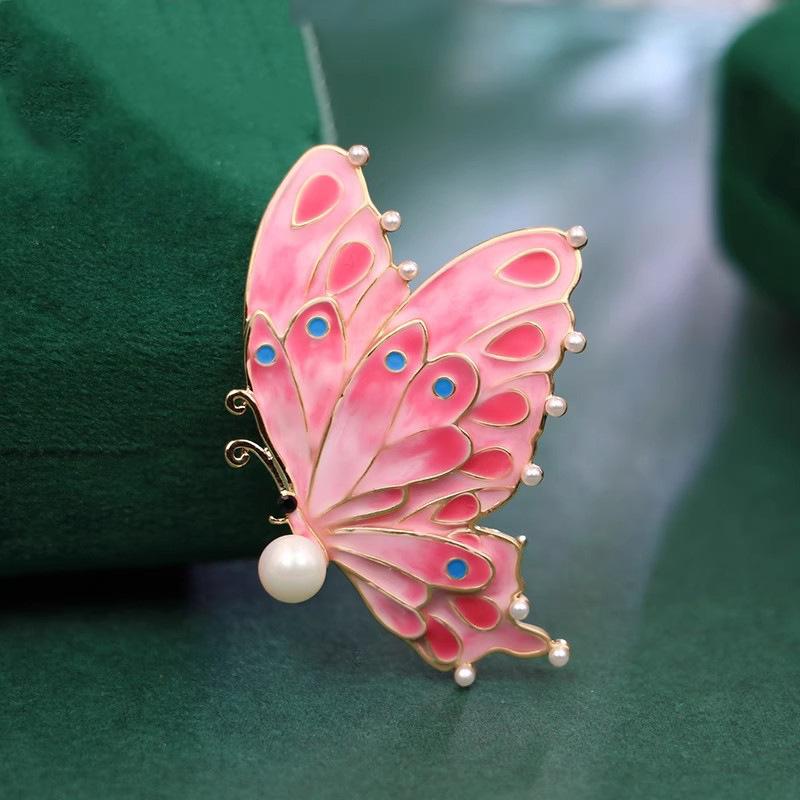 

Chinese-style Enamel Butterfly Brooch, High-end Women s Fashion, Exquisite Insect Brooch, Light Luxury Design Sense Brooch розовый