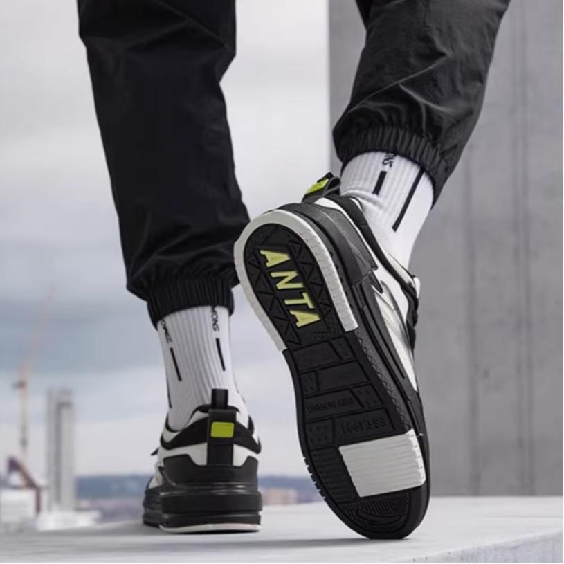 Anta Trendy Durable Low-Top Skate Shoes Men sneaker Black White 912138060-2