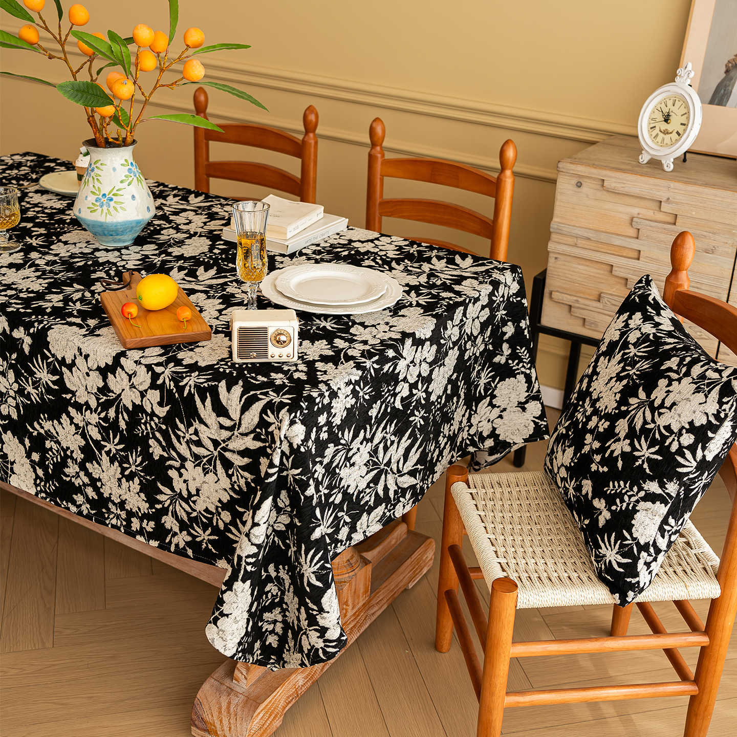 Youzhuo French Retro Tablecloth Coffee Table Cloth Dining Table Decoration Tablecloth High-End Jacquard Tablecloth Cover Towel Rectangular 90*90cm