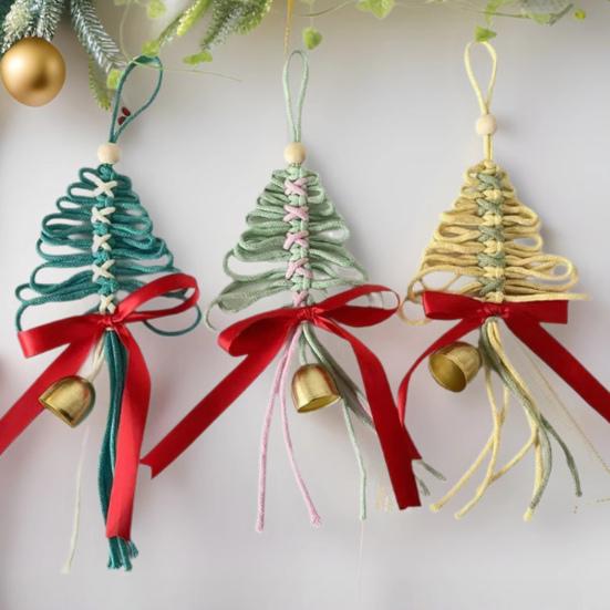 Hand-Woven Christmas Tree Ornaments Rustic Xmas Tree Shaped Handicrafts with Golden Cow Bell And Red Bow for Winter New Year Party Decorations