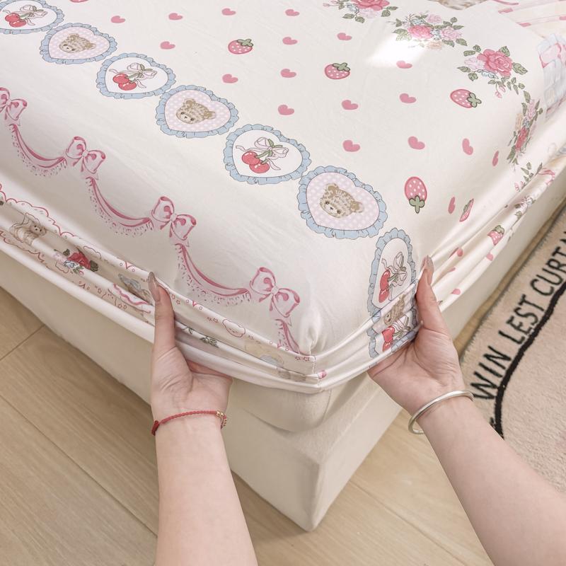 Cearșaf cu elastic ultra-moale, pre-spălat, cu motive florale, și fețe de pernă - se potrivește saltelelor de până la 25 cm, hipoalergenic, ușor de întreținut