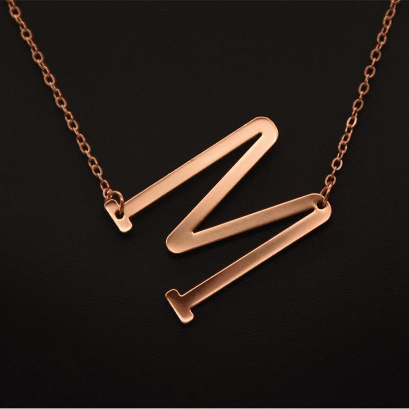 Kvinne 26 engelske bokstaver Ornament Ripple Chain Personlig brevkjede