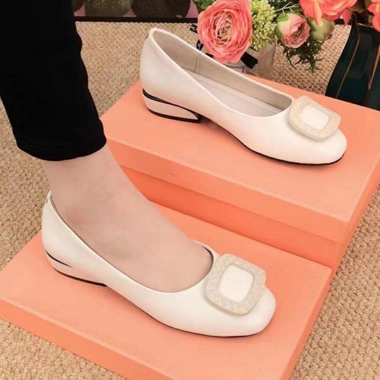 Coarse heel single shoes women's 2025 autumn new square head shallow mouth one pedal soft sole soft surface Doudou shoes comfortable mother shoes