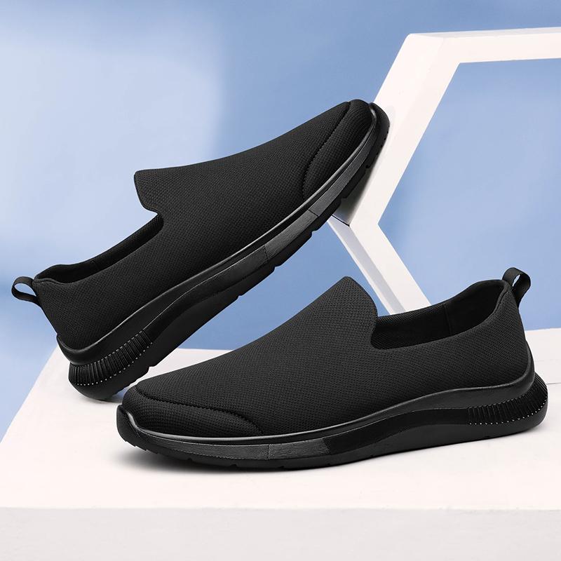 Fashion Lightweight Men Casual Shoes Breathable Slip On Male Casual Flats Sneakers Anti-slip Man Loafers Outdoor New Mesh Walking Shoes