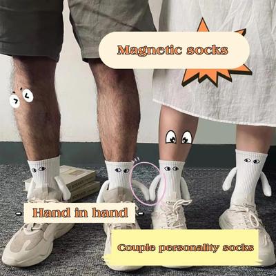 2 Pairs Linking Couple Socks Magnetic Suction 3D Doll Couple Socks Couple Holding Hands Funny Socks Mid-Tube Cute Socks Funny Gifts for Women Men