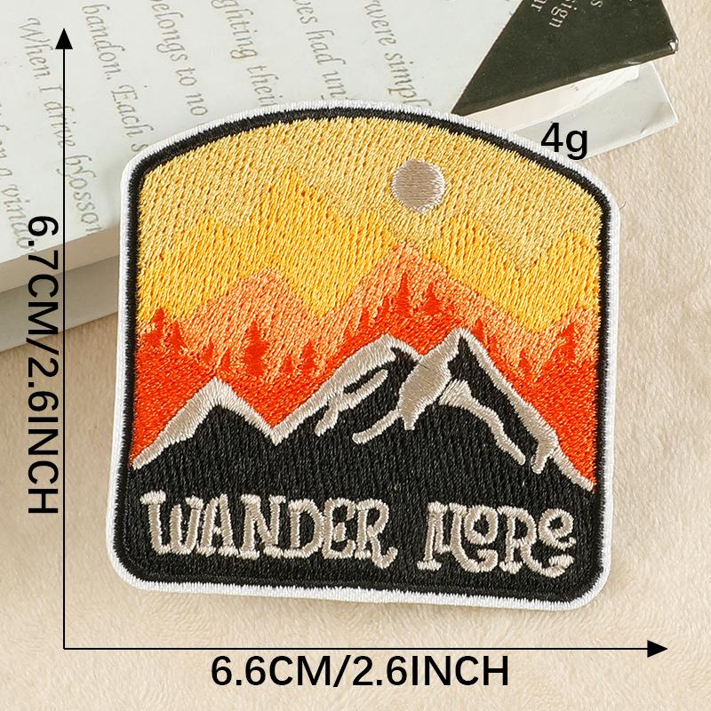 Вышитая нашивка «Горный закат» для кепок и одежды