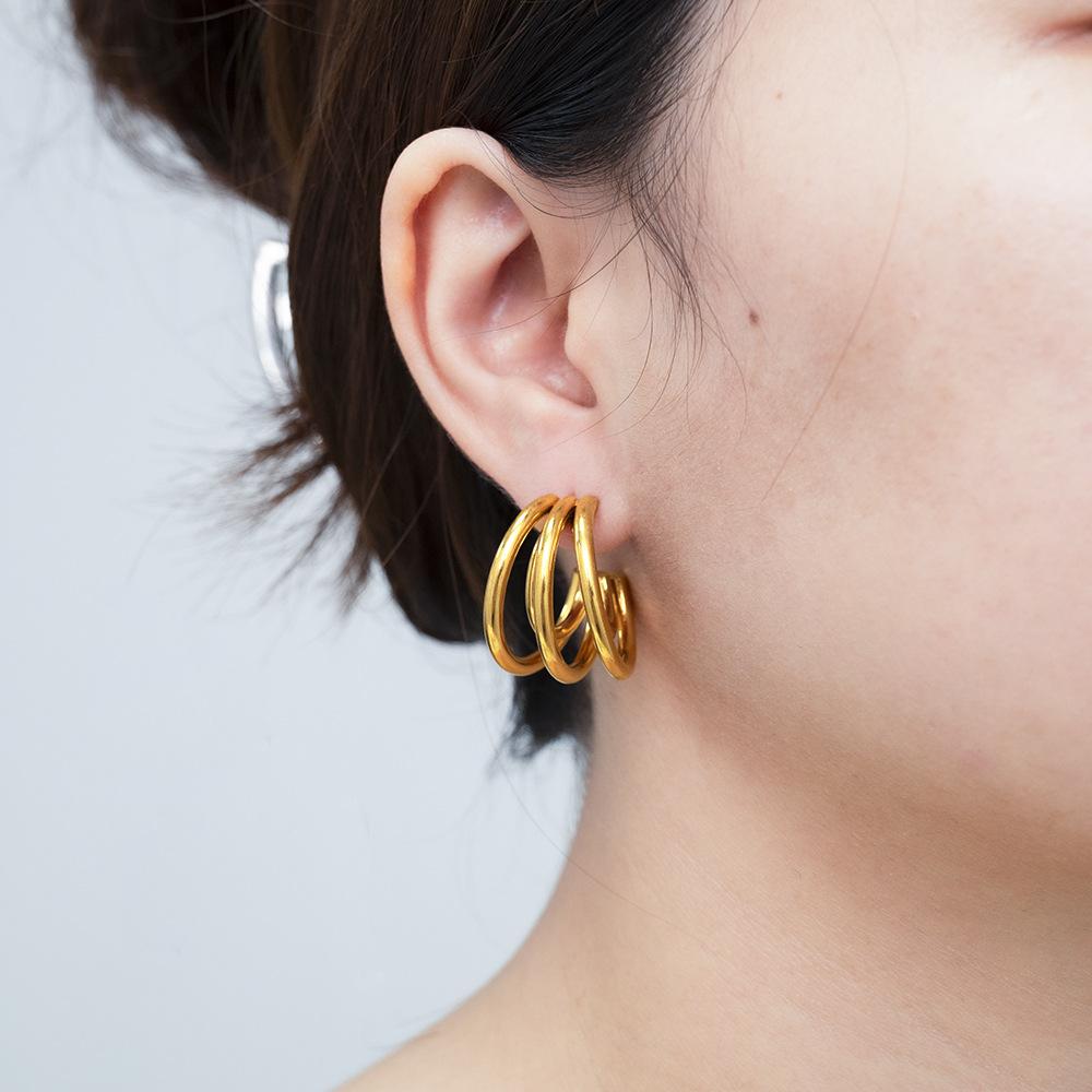 Ns Edelstahl Mehrschichtige Ohrringe Trendy Damen High-End Sense 18K Gold Unregelmäßige Titan Stahl Ohrringe