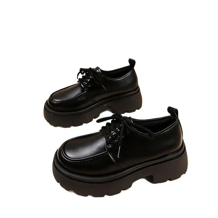 Czarne mokasyny na grubej platformie sznurowane damskie 2025 jesień nowe platformowe w stylu brytyjskim małe skórzane buty podwyższające muffin pojedyncze buty