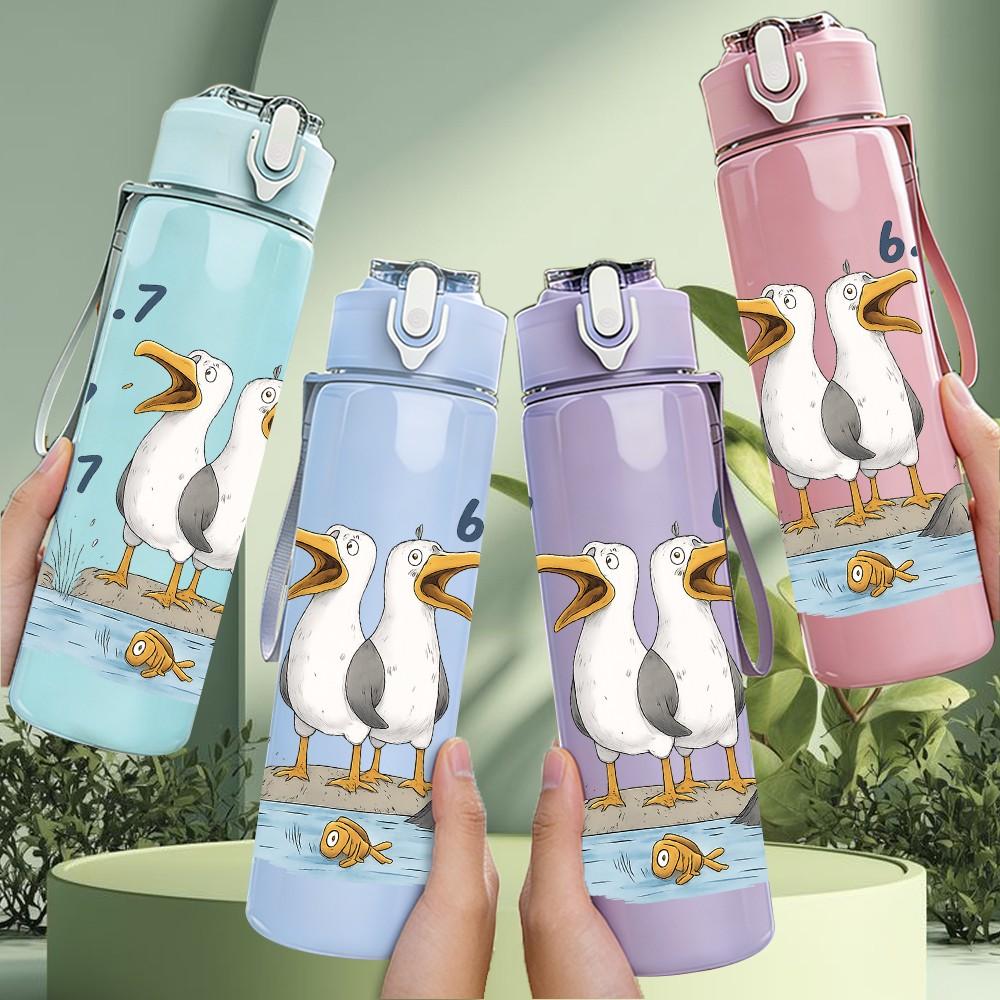 1PC Geese Number Six Seven Print 750ml Color Plastic Sports Water Bottle Leakproof Flip Straw Lid Suitable for Sports Office Home Use