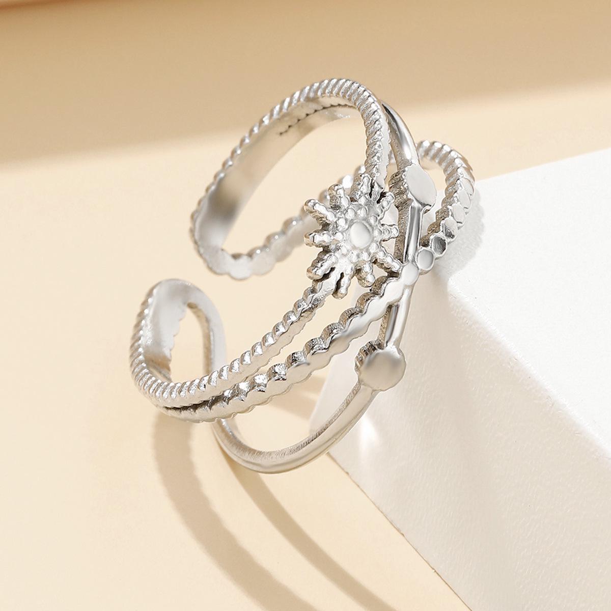 Retro Sunflower Stainless Steel Women s Gold-Plated Non-Fading Titanium Ring
