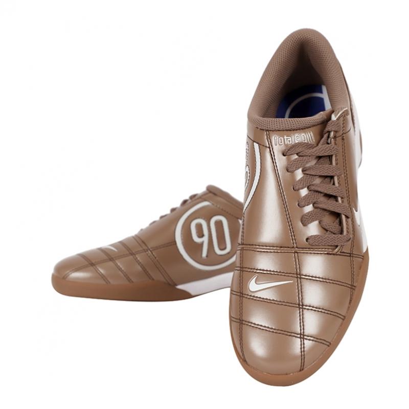 Nike Total 90 Sneakers