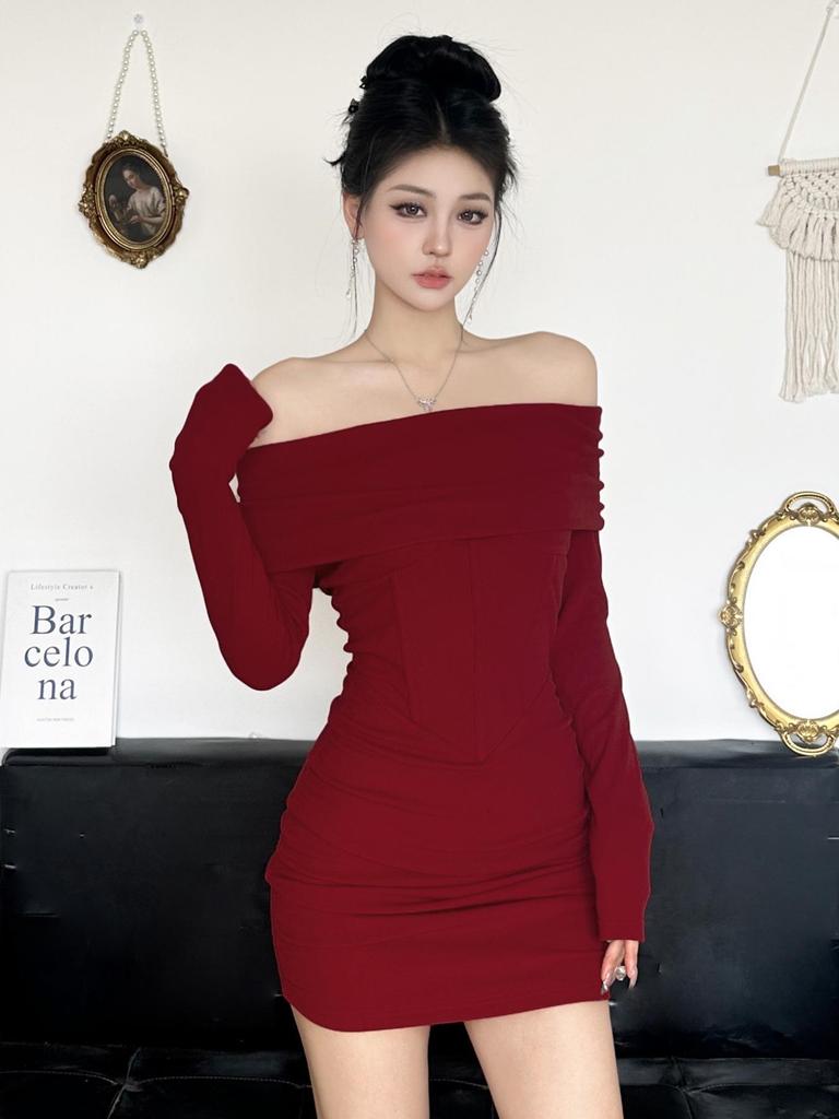 Schmales rotes One-Shoulder-Kleid für Frühling/Herbst: Sexy & figurbetont