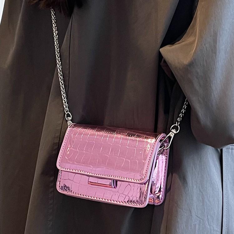 Fashion Crocodile Pattern Mini Crossbody Bag for Women Metallic Chain Shoulder Bag PU Leather Small Flap Purse Party Evening Handbag