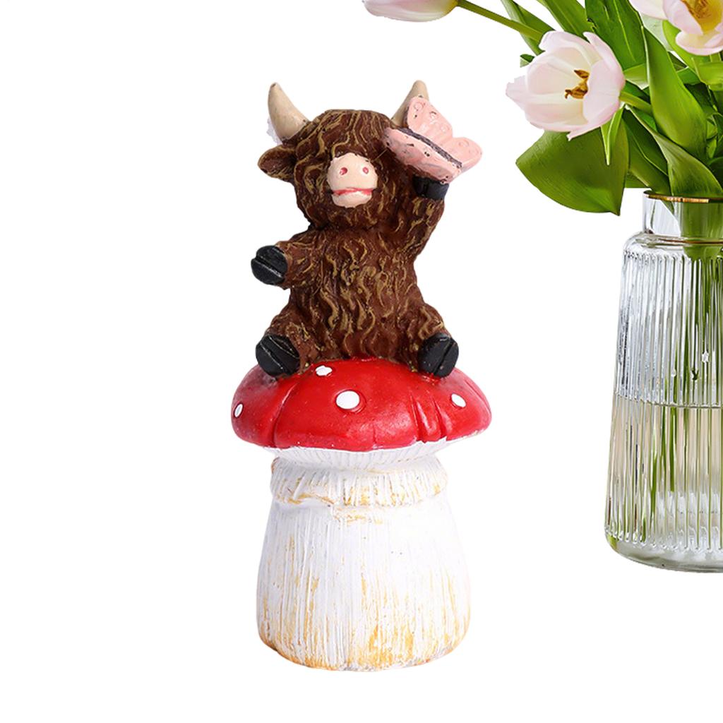 Highland Cow Holding Cute Animal Statue Cute Collectible Figurines Cow Decor Resin Cow Figurine Ornaments Decoration