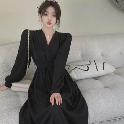 V-Neck Waist-Slimming Long Sleeve Dress - Elegant and Mature Korean Style