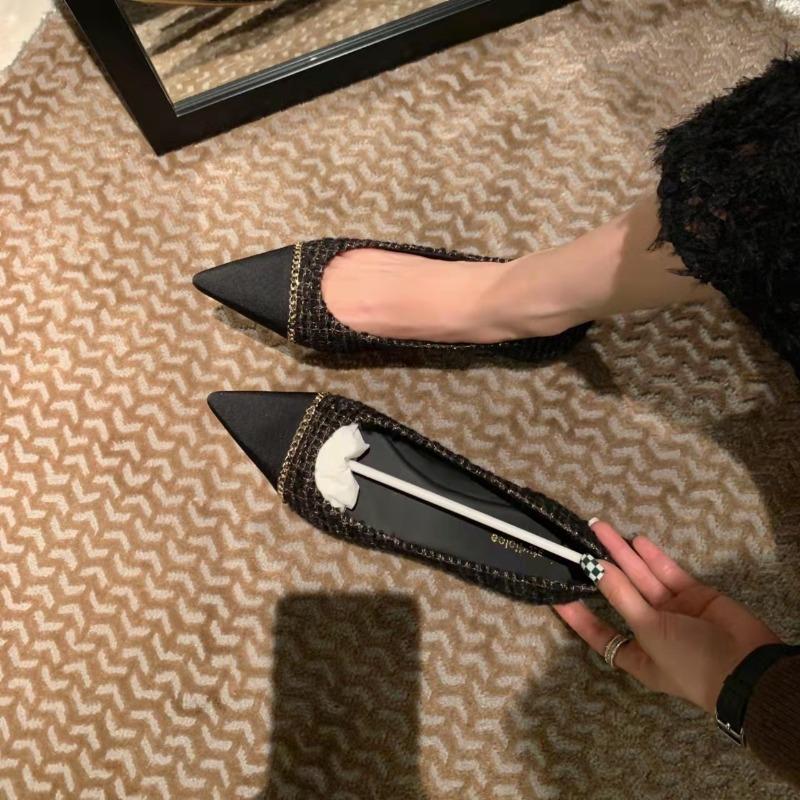 Fashion Flat Shoes for Women's Spring and Autumn New 2025 Spring Autumn Chain Pointed Shallow Mouth Flat Bottom Temperament Single Shoe