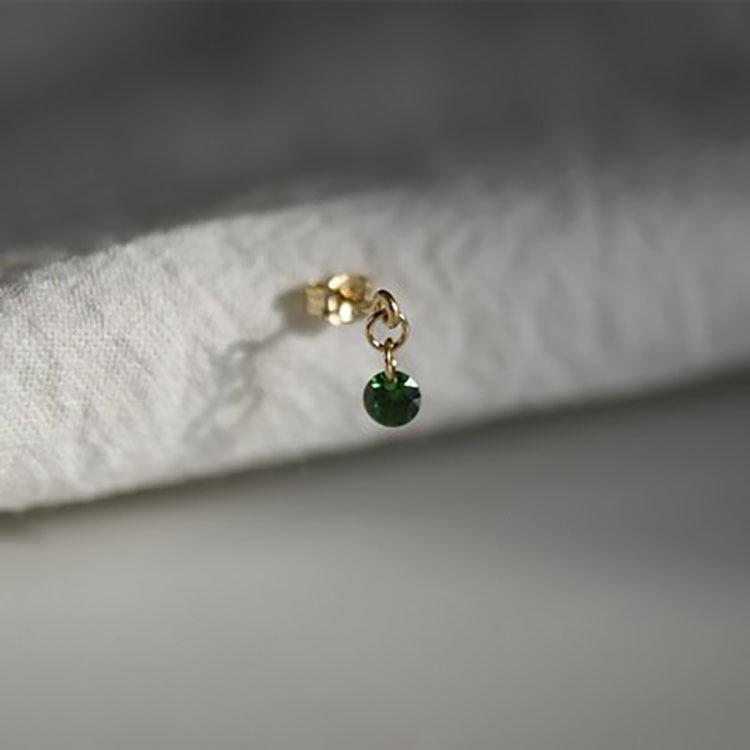 Gold-Plated Sterling Silver Zircon Stud Earrings – Fashionable & Versatile Women's Jewelry.