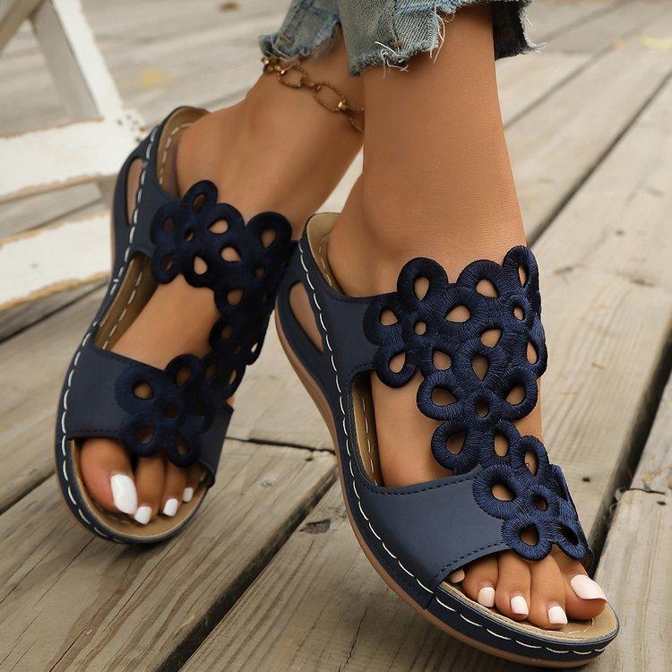 

2026 Summer Women s Wedge Sandals Hollow Flower Decor Comfortable Soft Sole Open Toe Casual Mom Shoes for Outdoor 36 синій
