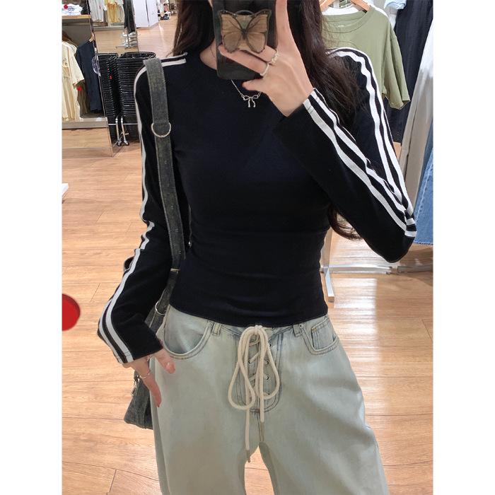 

Женская футболка с длинным рукавом и круглым вырезом в корейском стиле, облегающего кроя Medium чёрный