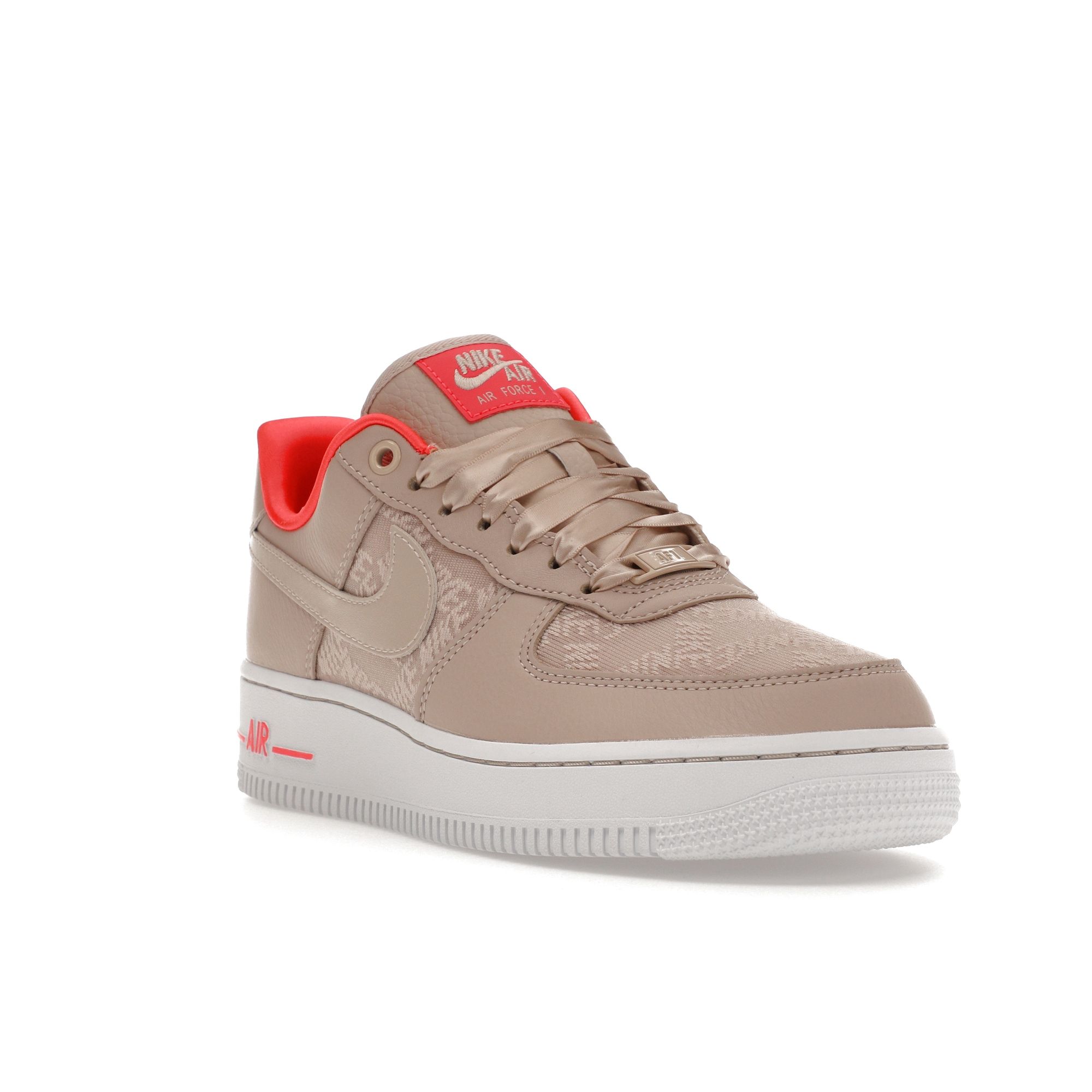 Женские кроссовки Nike Air Force 1 07 Fossil Stone Laser Crimson Pink White DQ7782-200 — фото 2