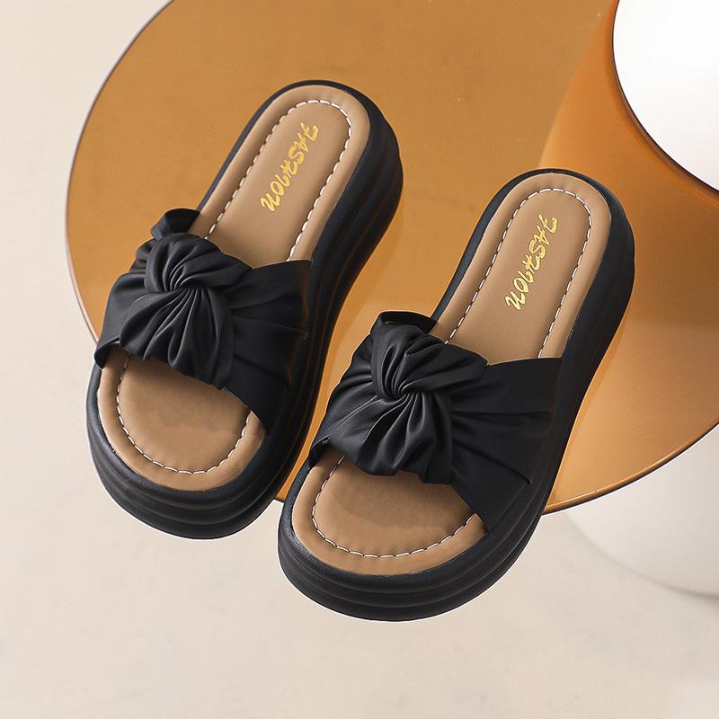 Internet Celebrity Slippers Women's Summer Wear Foreign Style Super Fire Thick Soles 2025 New Sandals with Skirt Bow Cool Slippers