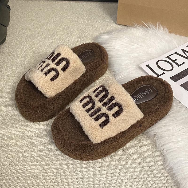 

2025 осень и зима интернет-звезда алфавит мода универсальные пушистые тапочки женские однословные шлепанцы трендовая обувь платформа хлопковые тапочки 40 бежевый