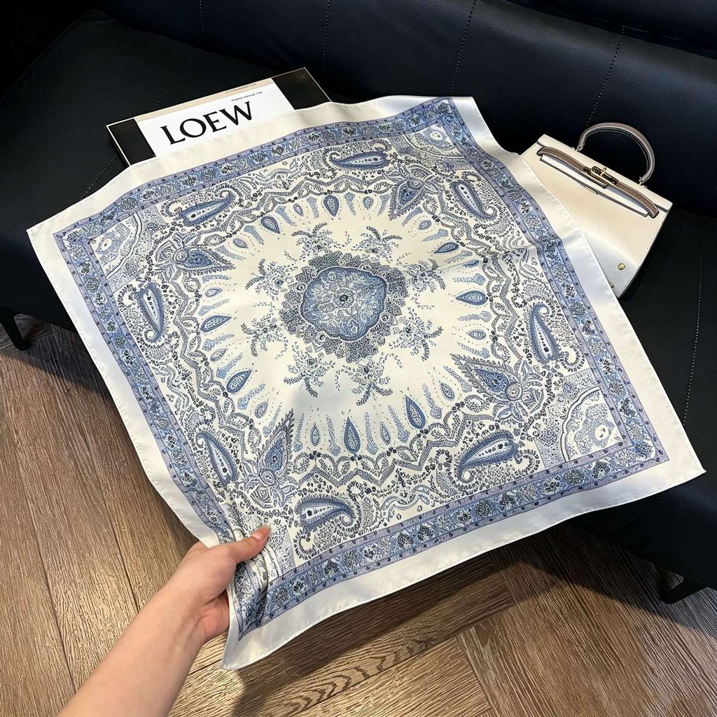 New old money wind chain neck scarf women's commuting versatile soft silk scarf neck protection shawl outer scarf
