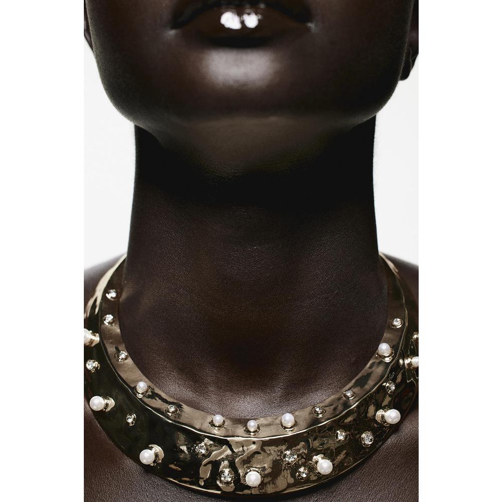 

Rhinestone Detail Hard Necklace Gold Color 1256064003