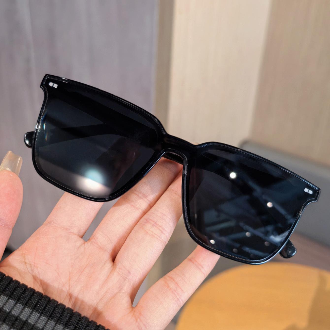 

New Small Cat Eye Sunglasses Women Fashion Gradient UV400 Eyewear Outdoor Party Triangle Female Gafas De Sol 1PC