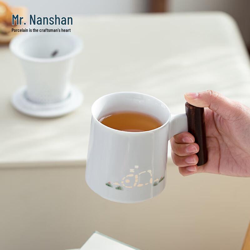 Nanshan Xiansheng Panda Ceramic Tea Separation Mug