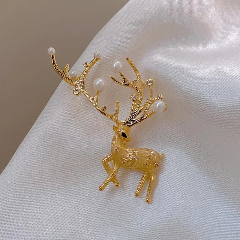 Women Fashion Newest Deer Shape Brooch High-end Temperament Pearl Brooch Exquisite Niche Design Suit Accessories Christmas Gift