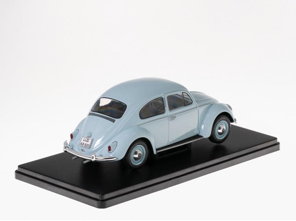 Volkswagen Beetle 1200 1960 (Light Blue) 1/24 Scale Diecast Model Car with Plastic Case [Imported]