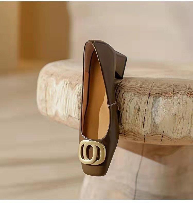 

Retro square head high heels women s thick heel new metal decoration brown light mouth single shoes women s medium heel versatile 40 коричневий