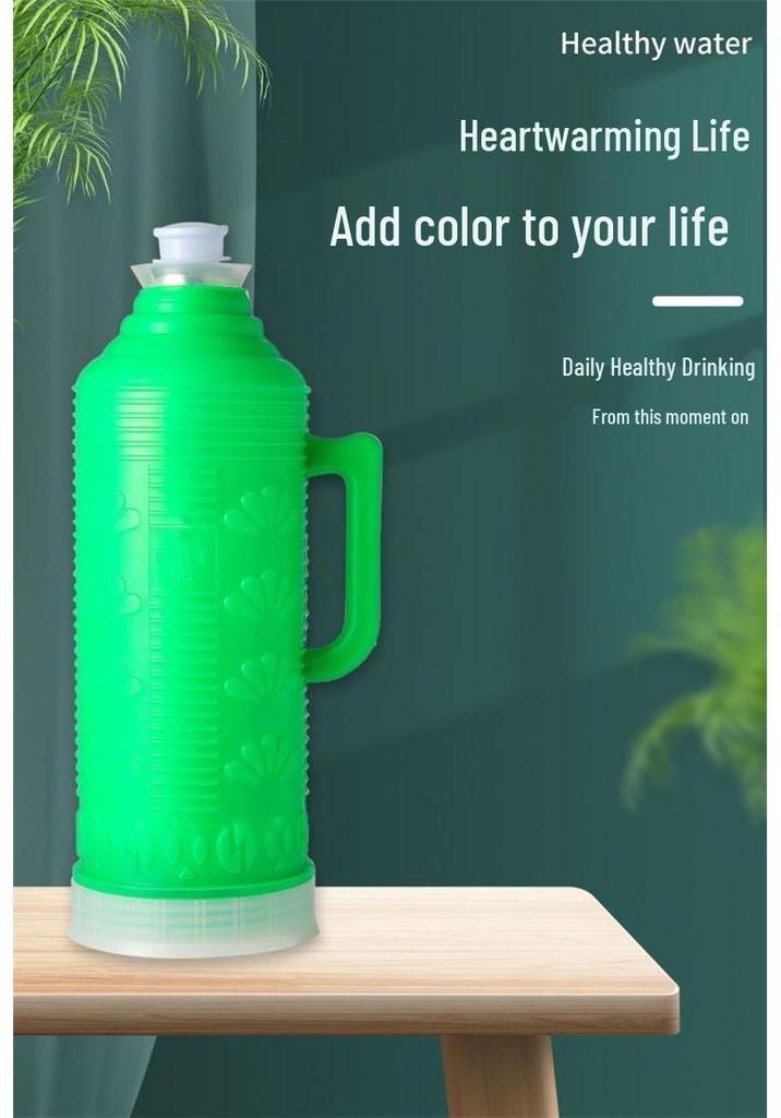 Large Capacity Insulated Thermos Flask with Traditional Design and Durable Plastic Shell, Ideal for Home and Dorm Use.