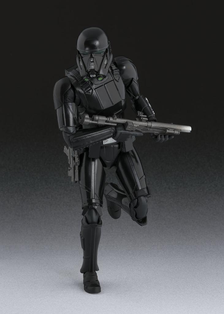 TAMASHII NATIONS Star Wars Death Trooper 155mm malt bevegelig figur SHFiguarts ca.. ABS&PVC