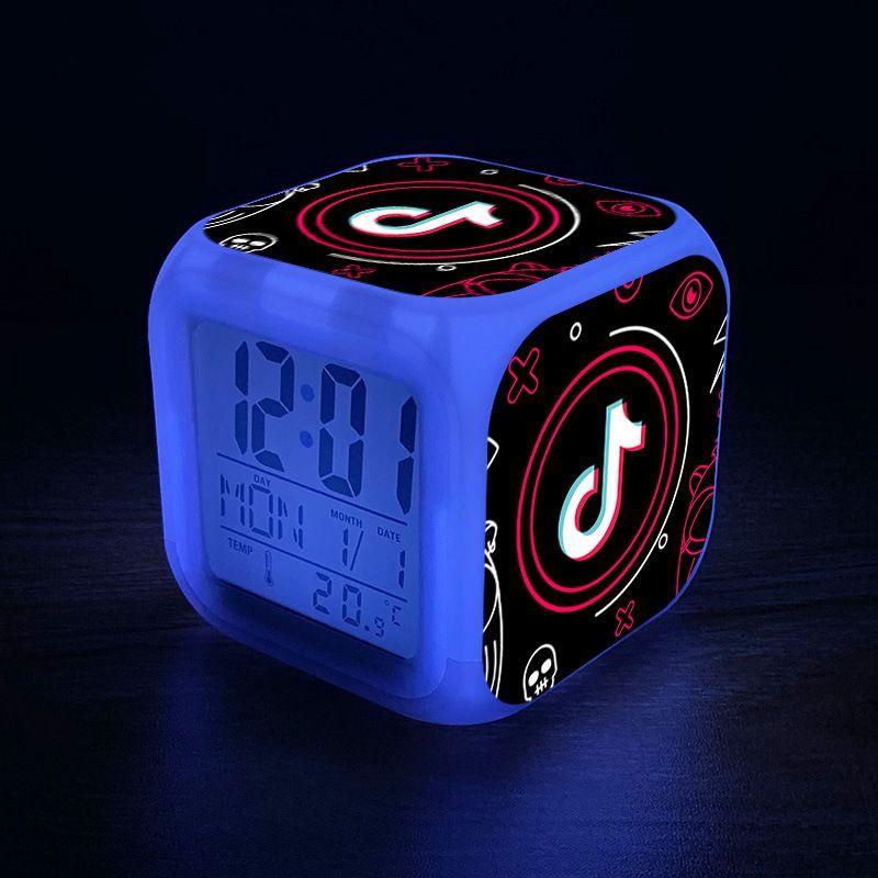 

Светодиодный будильник TikTok Многофункциональный 7 цветов меняющийся Цифровой Светящийся Детский подарок Rose