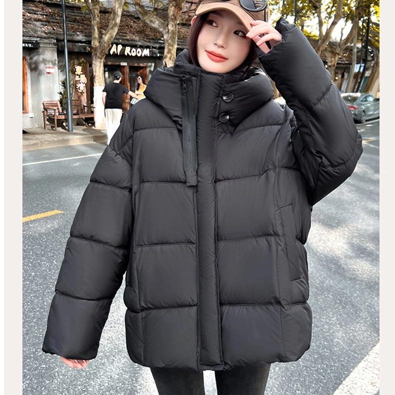 

Женская короткая ветрозащитная теплая зимняя куртка с капюшоном S чёрный