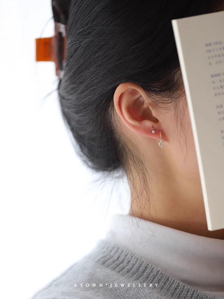 14k Gold-Plated Sterling Silver Diamond Rhombus Dangle Mini Earrings - Japanese Retro Court Style for Women.