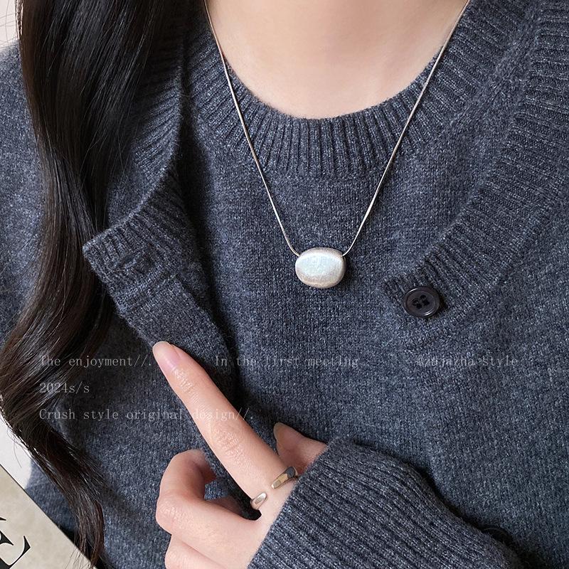 Silver Brushed Love Heart Necklace: Korean Minimalist Style, Autumn/Winter Exquisite Sweater Chain