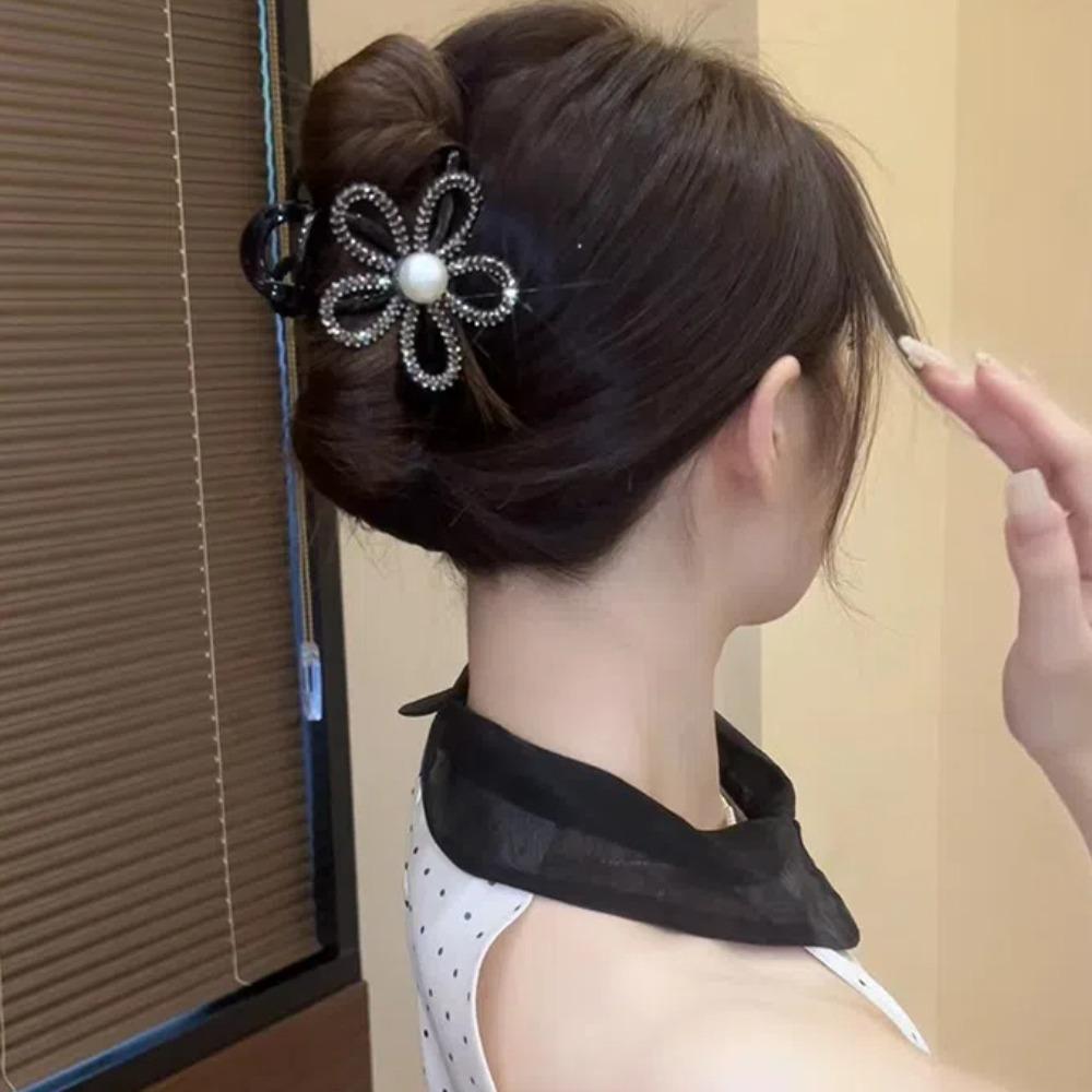

Korean Style Rhinestone Shark Clip Shiny Hair Claw Flower Pearls Shark Clip Headwear шампанського