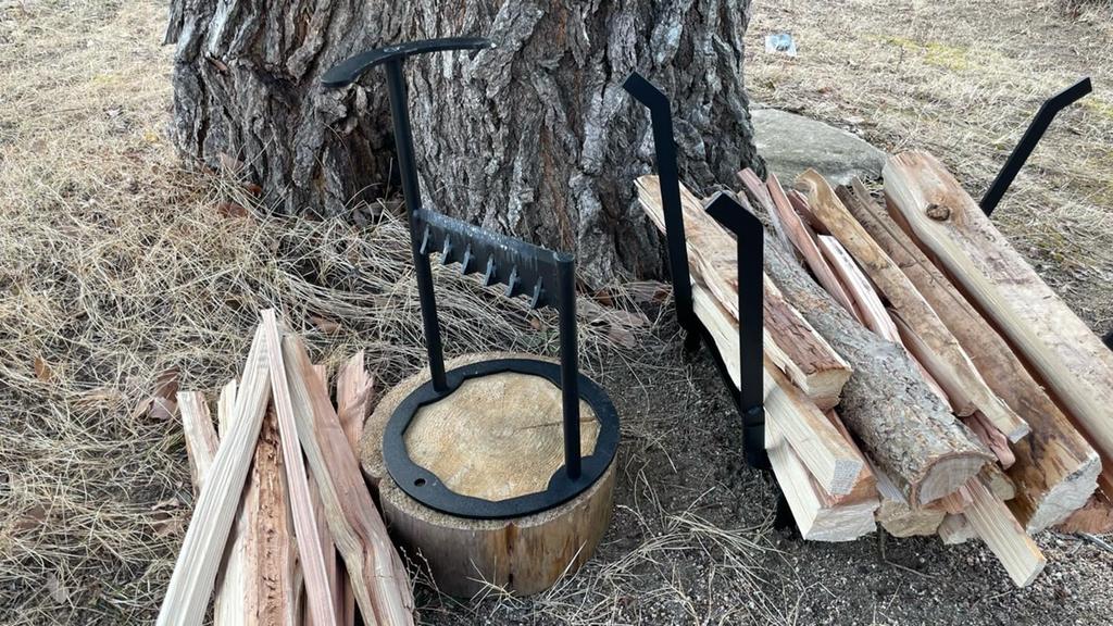 Senkichi SCS-1 Open-Type Firewood Splitter for Outdoor Use, Assembled, Hammer-Based Firewood Splitter