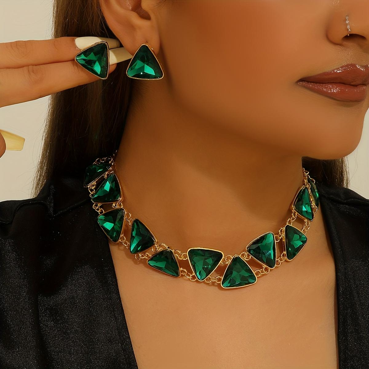 

Стильный черный универсальный набор ожерелья и серег - незаменимый элегантный аксессуар для банкетов, идеально подходящий к комплекту ювелирных украшений для ципао