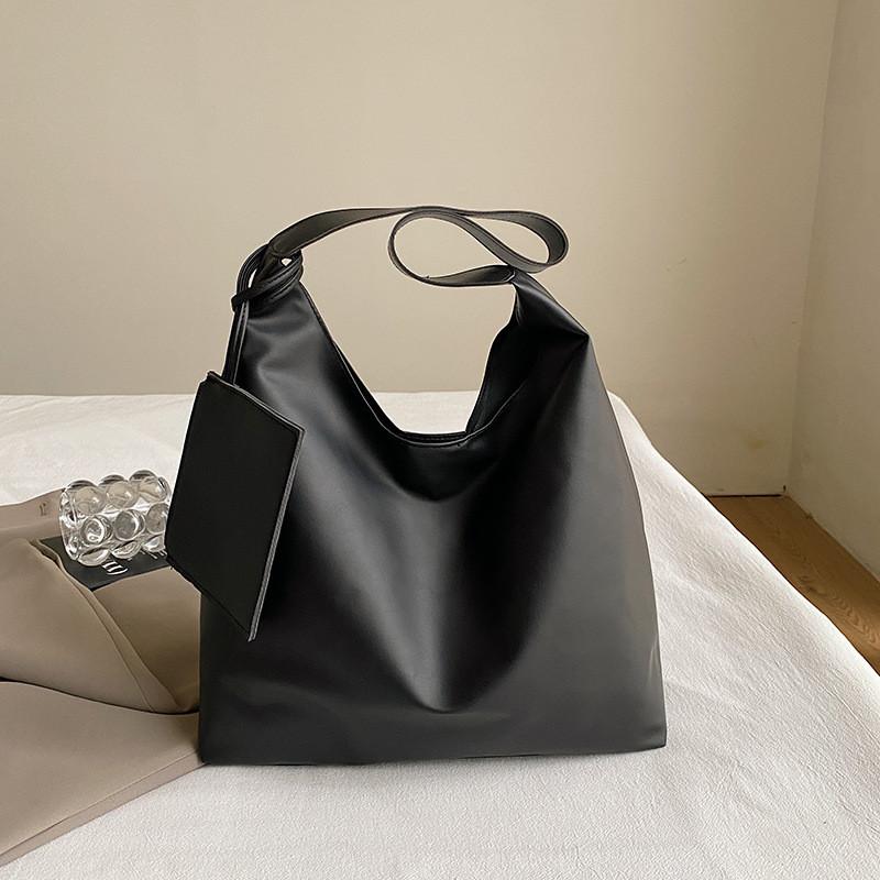 Stylish Vintage Large Capacity Tote Bag For Women With Chic Design And Versatile Use
