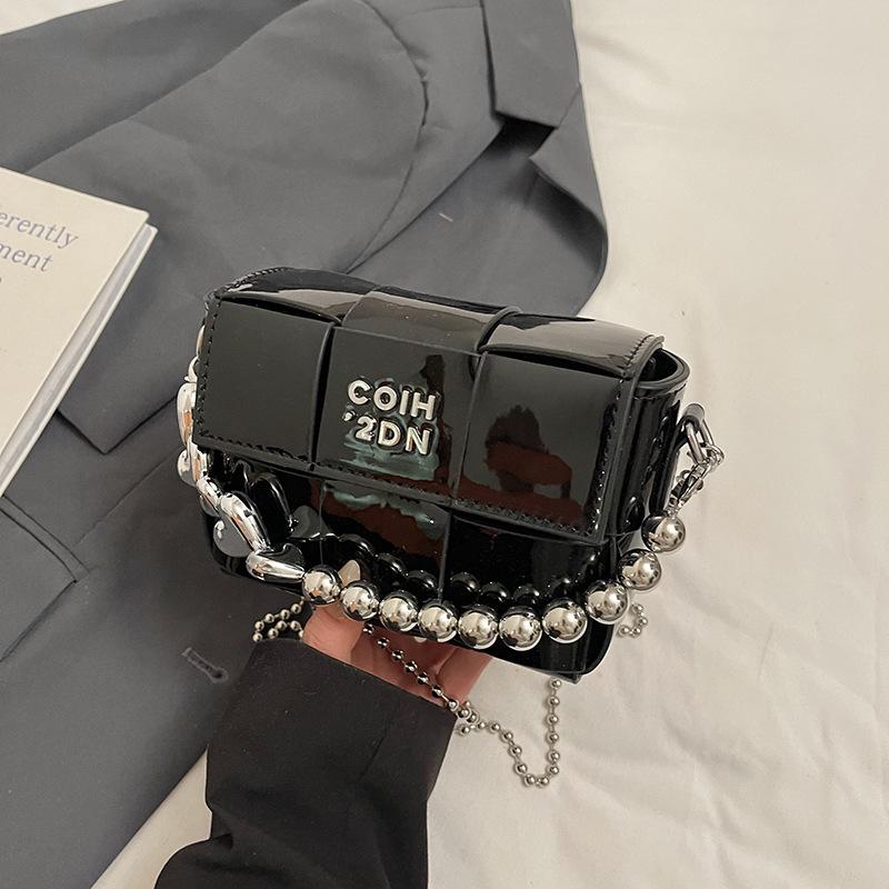 High-end Niche Bag Women's Spring and Summer 2025 New Fashion Shoulder Messenger Bag Korean Version Women's Woven Small Square Bag