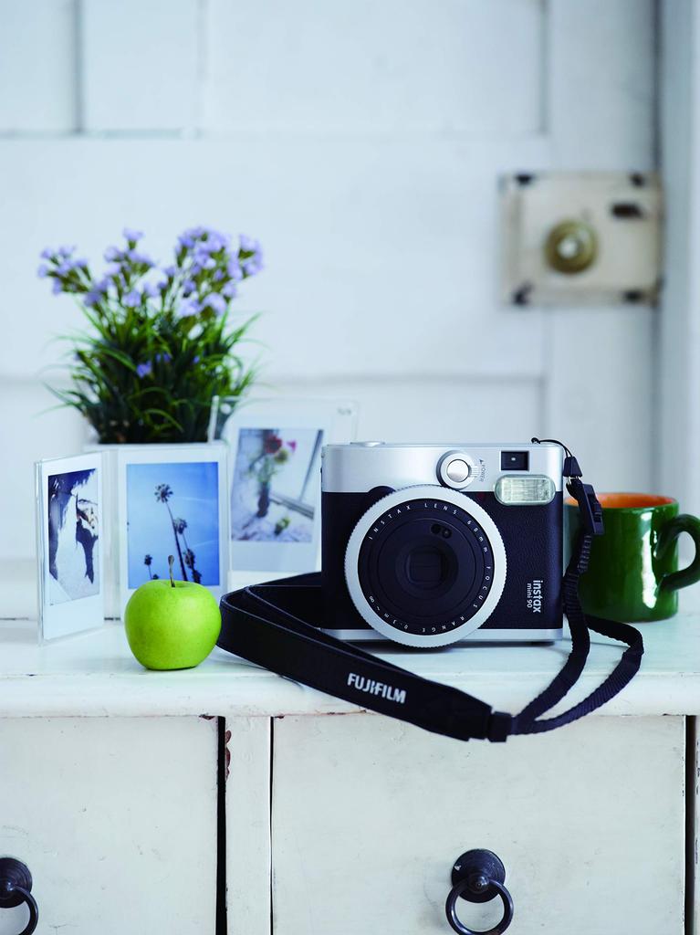 Fujifilm Sofortbildkamera Instax Mini 90 Neo Classic Schwarz INS MINI 90 NC