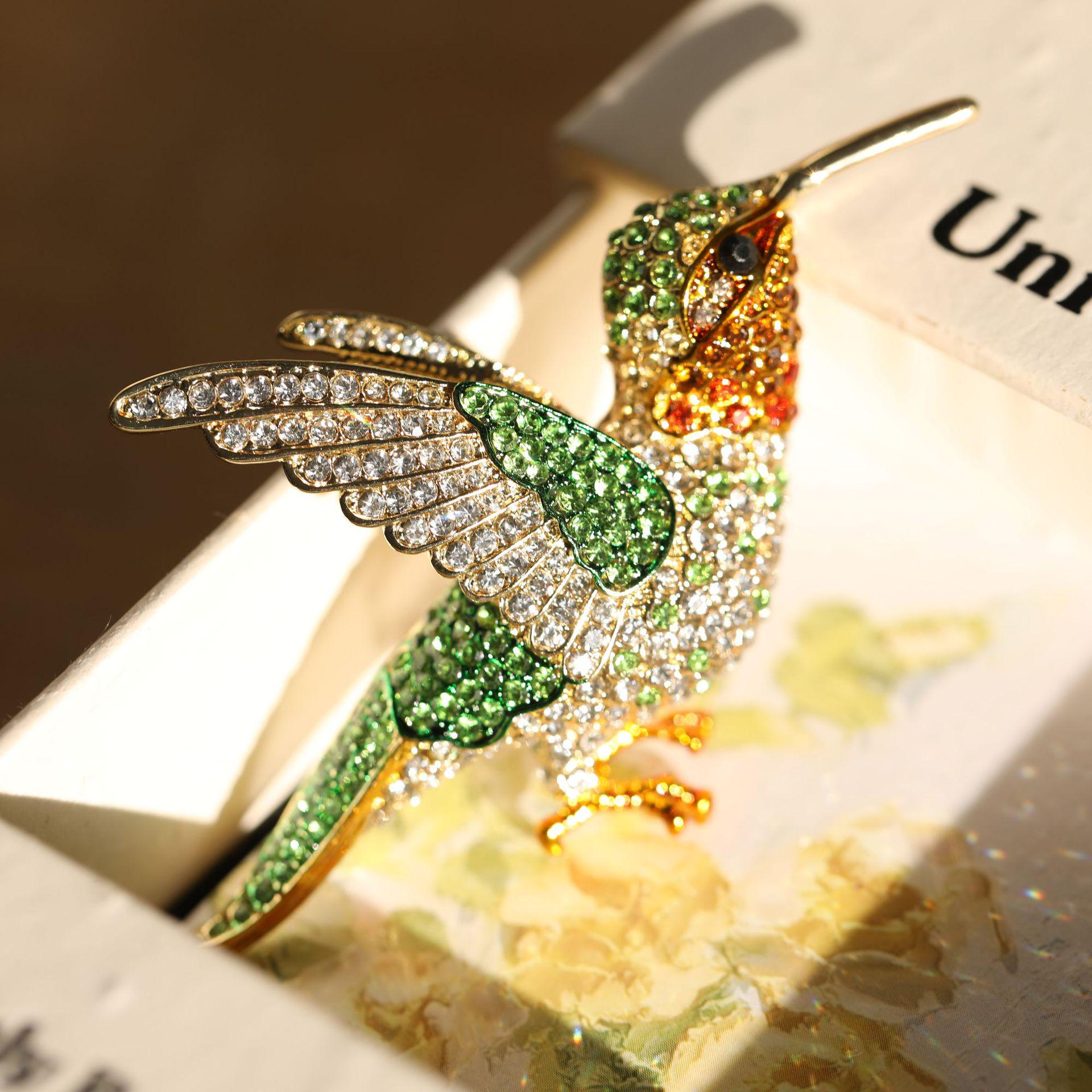 Bo Xin Yun Elegant Gold & Green Hummingbird Rhinestone Brooch - Unique Designer Jewelry Gift