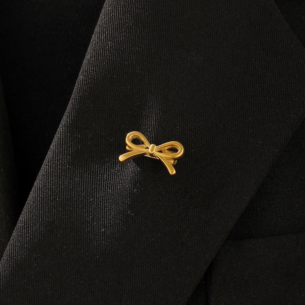 European & American Stainless Steel Luxury Brooch - Non-fading, Niche Design, Anti-exposure, Elegant Lapel Pin.