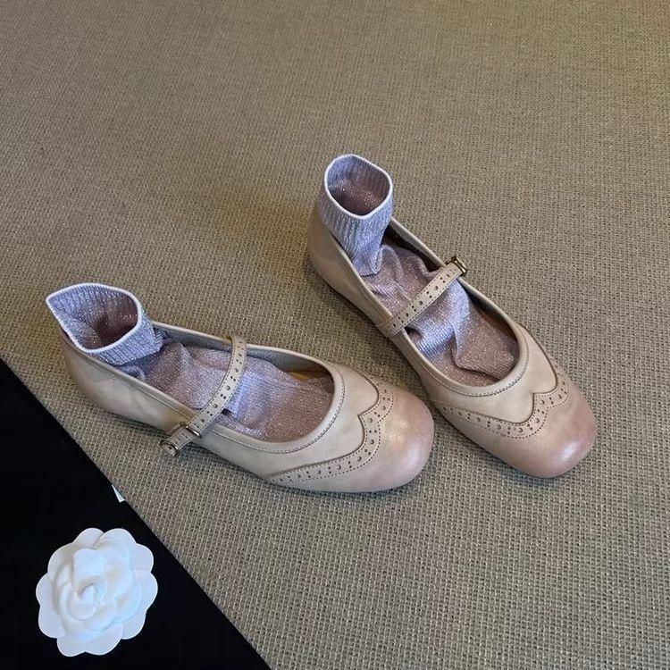 

Literary and artistic shallow mouth small single shoes women s one-word buckle versatile casual flat Mary Jane shoes square head evening shoes 40 чорний